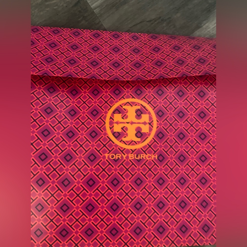 New Tory Burch Gift Package Bag - Picture 2 of 4